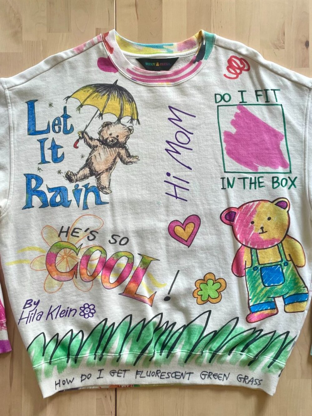 Teddy Fresh Unisex Let It Rain Hila Klein Doodles Crewneck Sweatshirt size Small